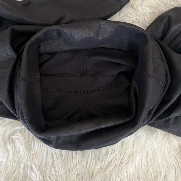 {Lululemon} Align High-Rise Pant 28" Shine in Radiate Foil Print Black - Size 8 - Picture 8 of 11